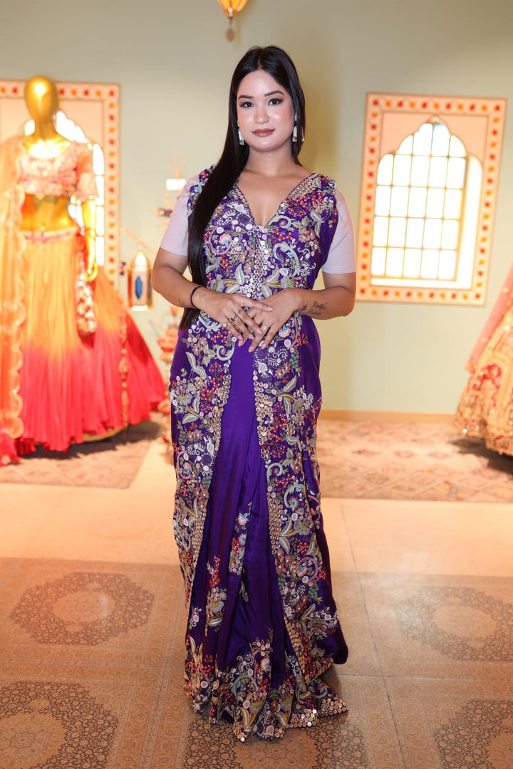 Exquisite Blue Handloom Silk Saree with Intricate Embroidery