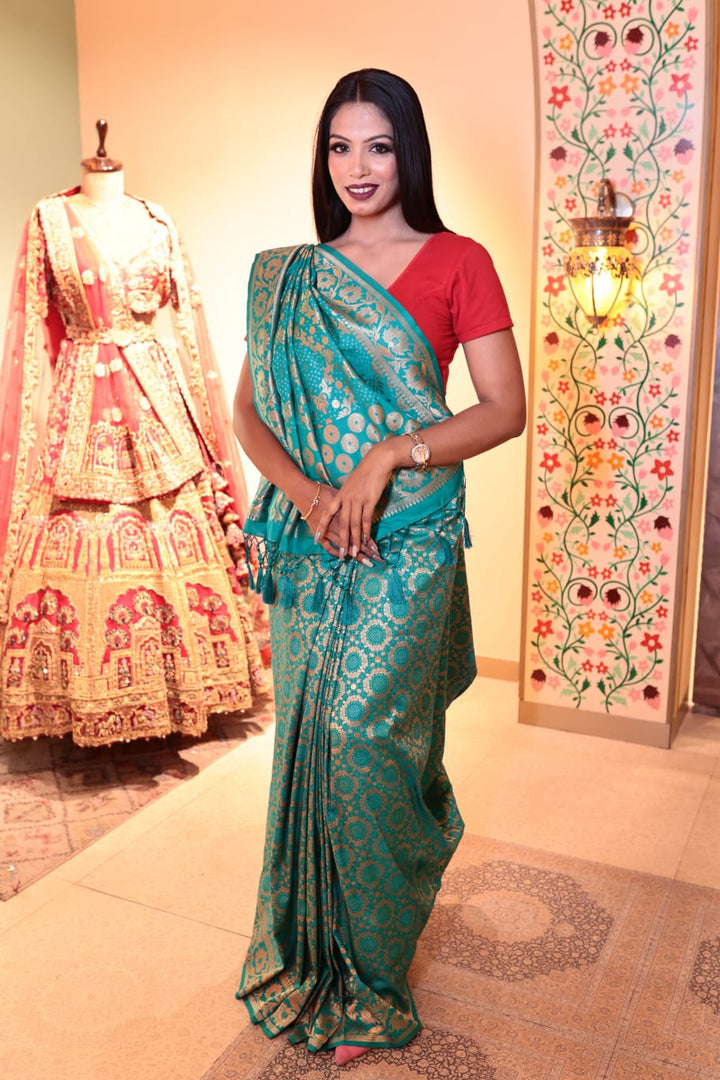 Exquisite Sky Blue Bandhni Silk Saree with Traditional Motifs