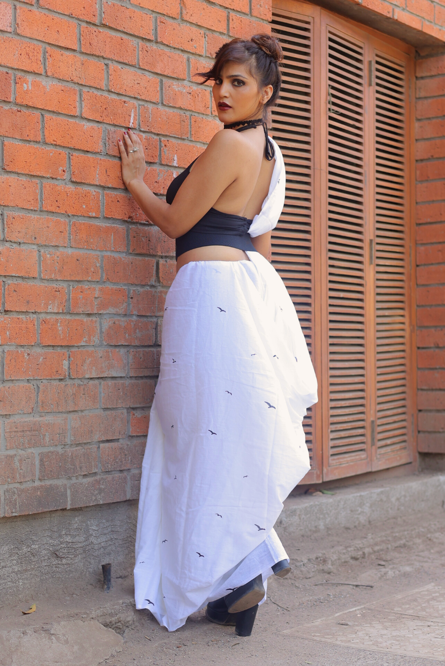 Screen Printed Mulmul Saree The Rumbling Clouds - White (SAREE)