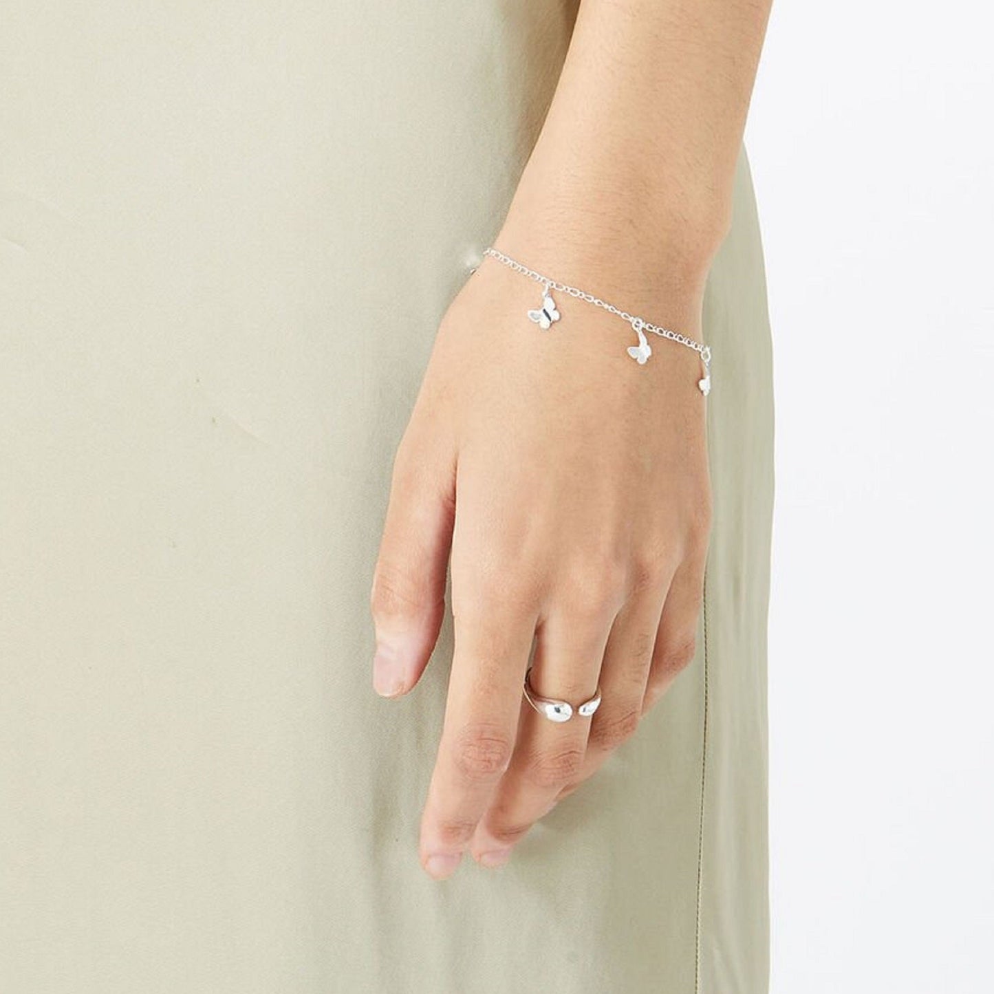 London Women's Silver Butterfly Charms Bracelet