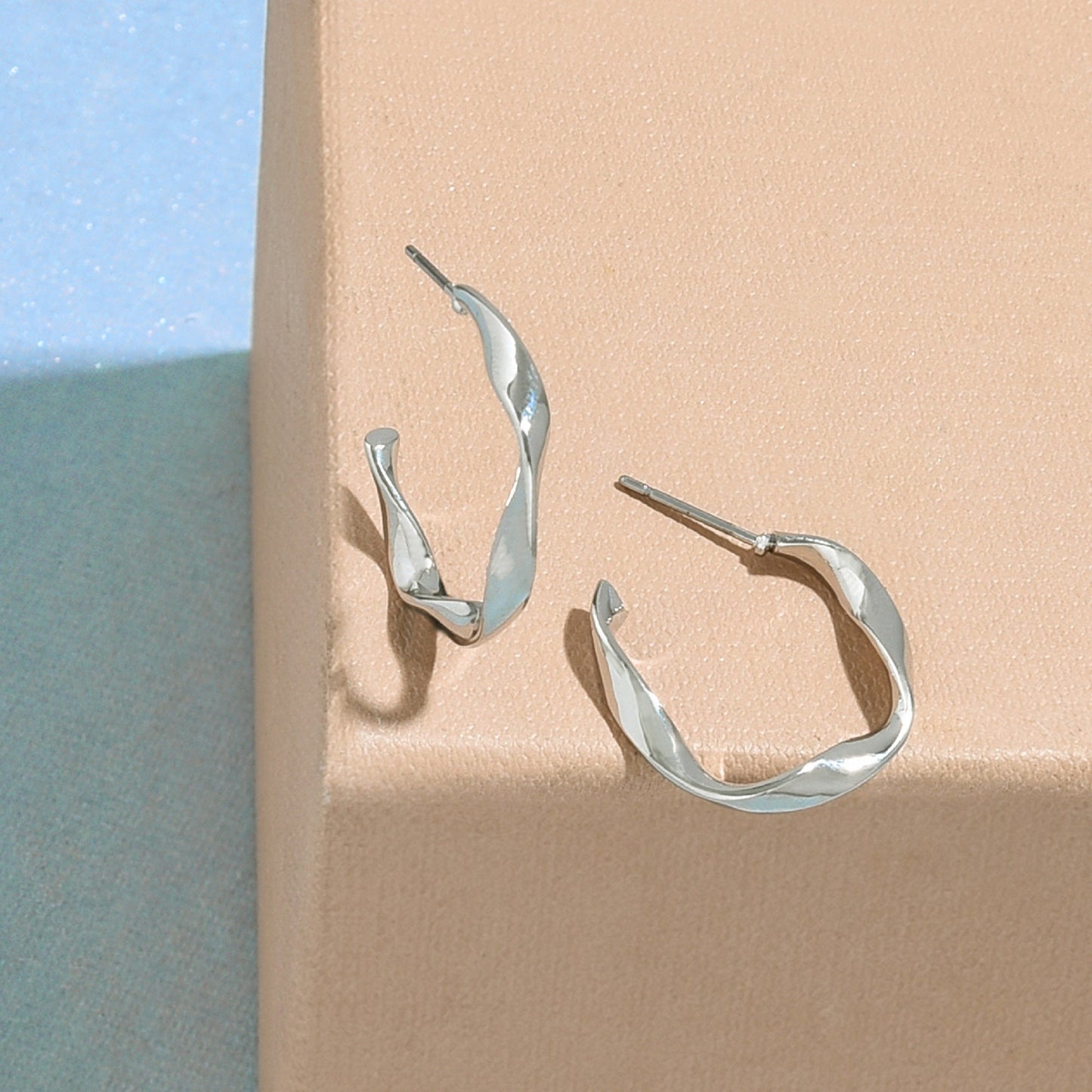 London Women's Silver Small Twist Hoop Earring