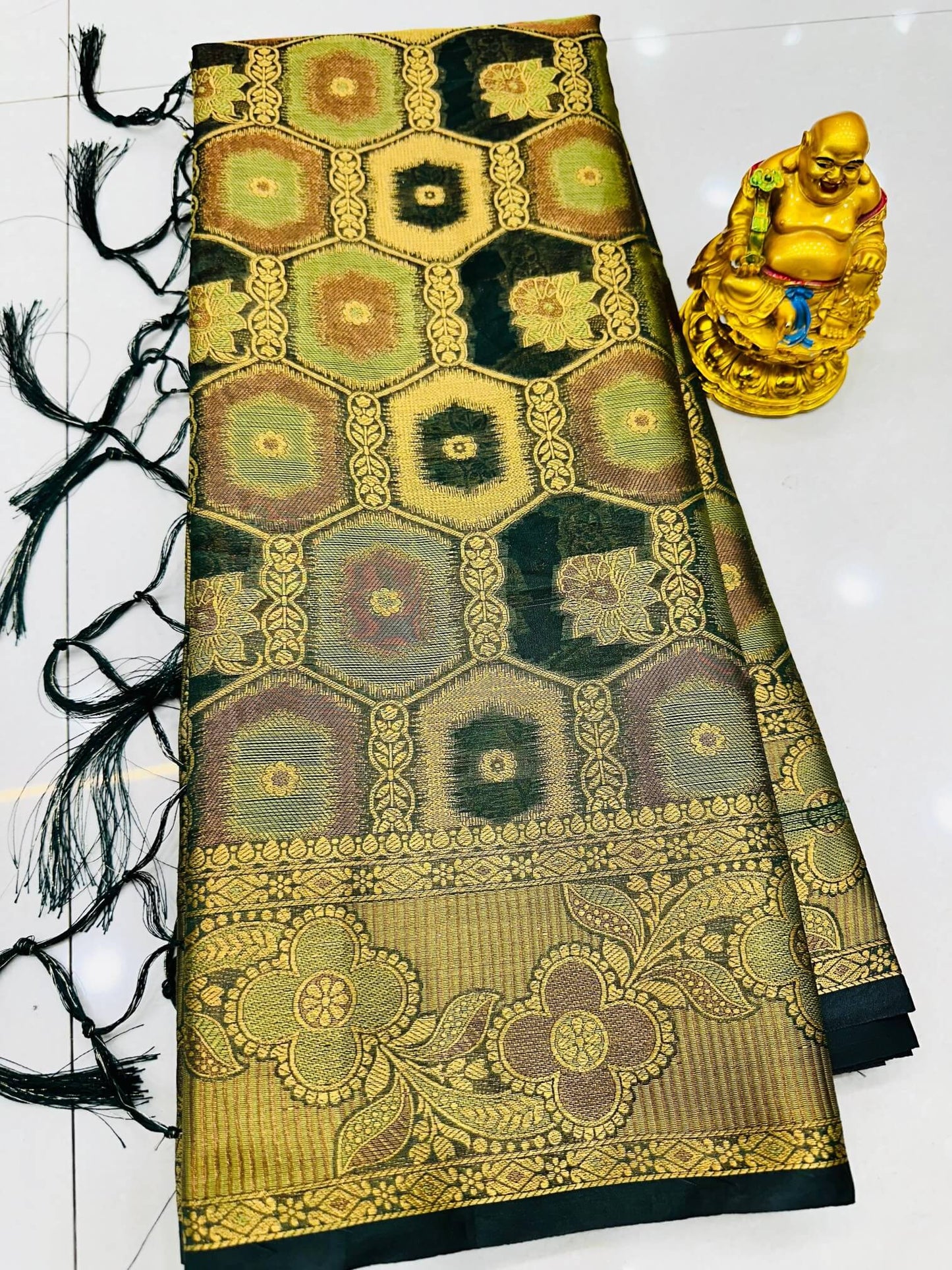 Adorning Black Organza Silk Saree With Energetic Blouse Piece