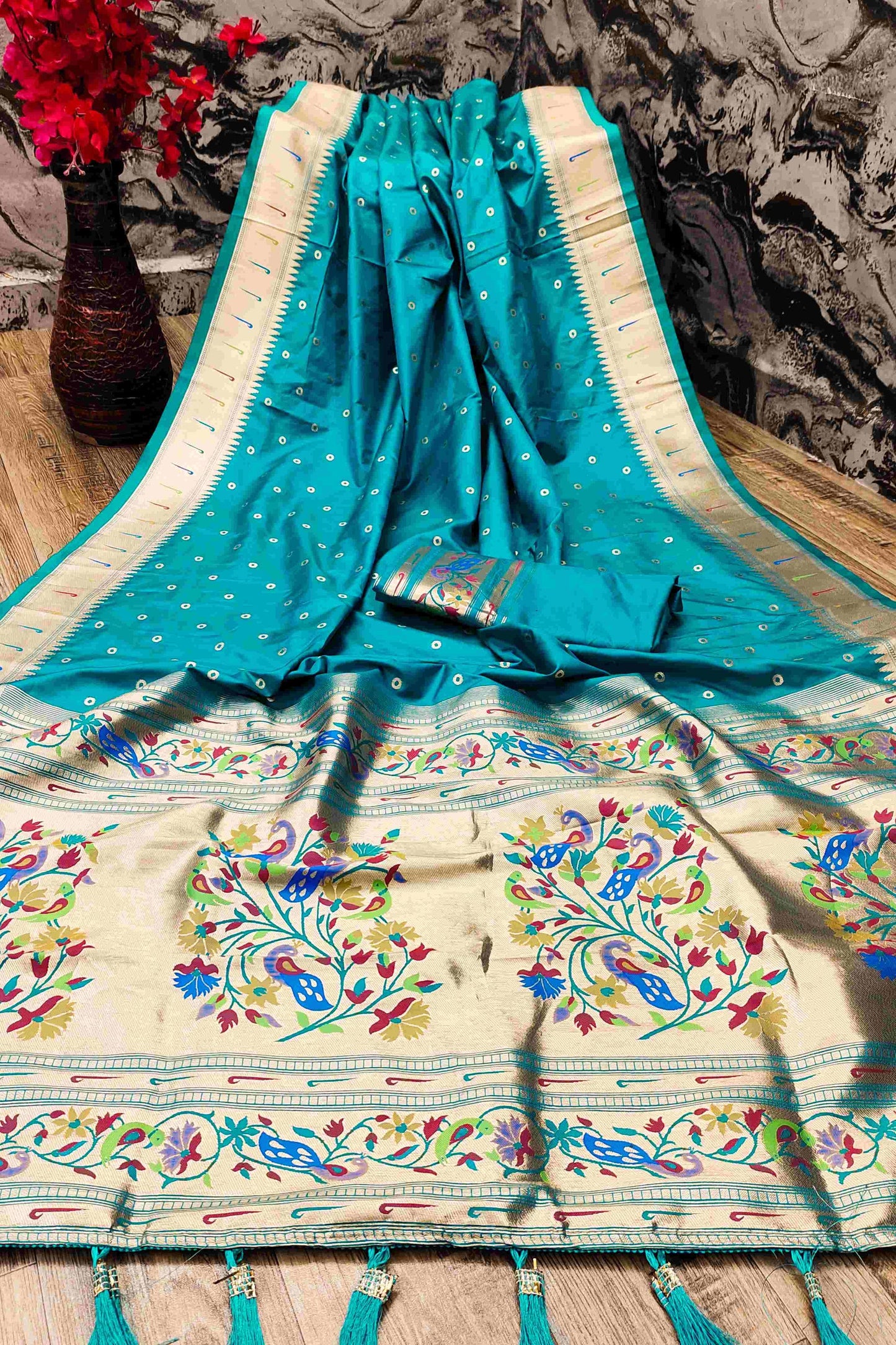 Staring Firozi Paithani Silk Saree With Ethnic Blouse Piece