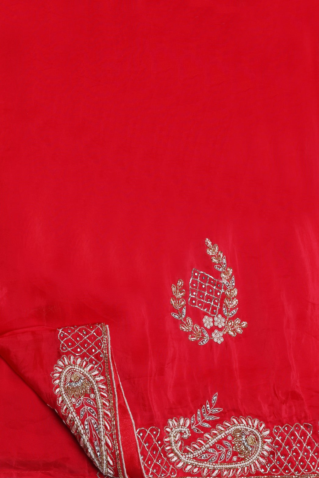 Beautiful red color paisley border saree