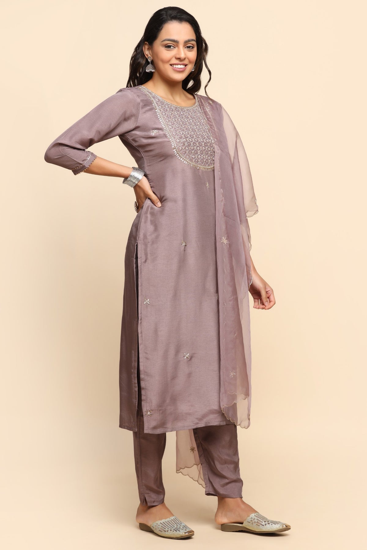 Adorable lilac color floral motif embroidered kurti set