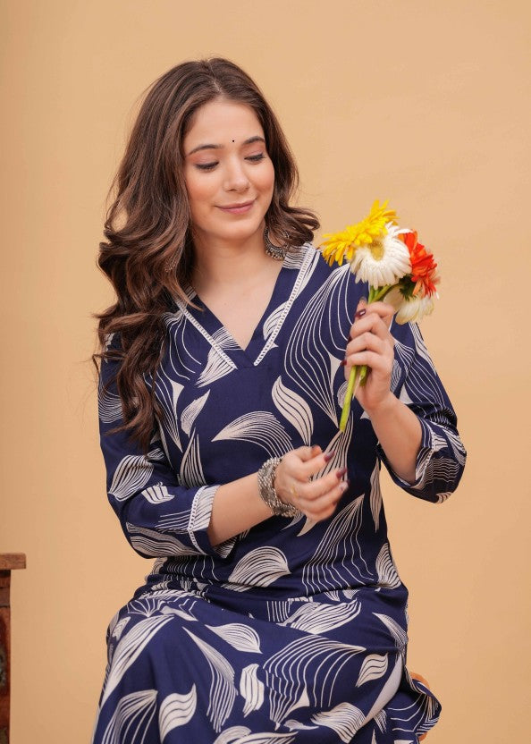 Women Colorblock Viscose Rayon Straight Kurta