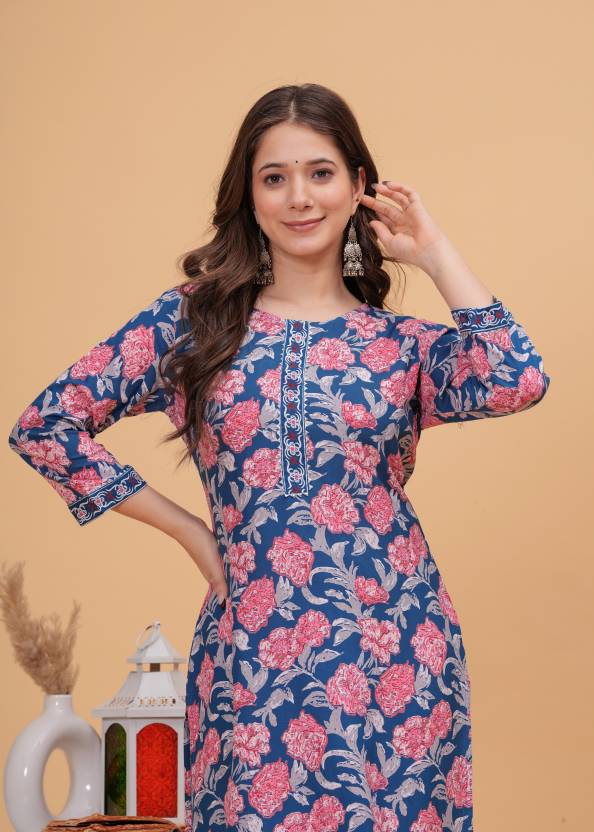Women Self Design Viscose Rayon Straight Kurta