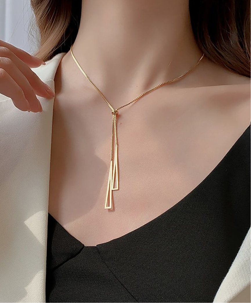 The History Behind Iconic Jewelry Designs