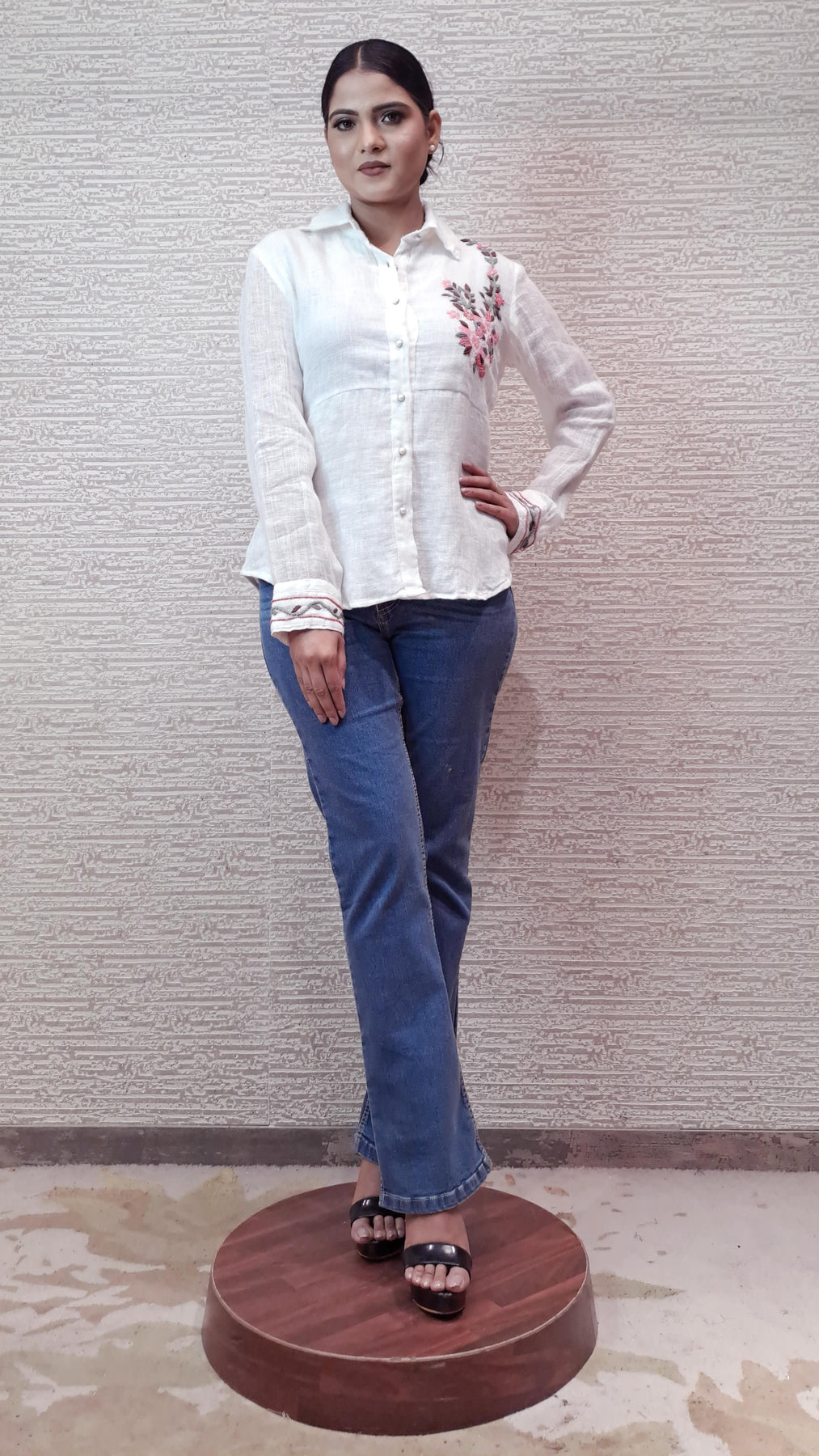 Classic Cotton Linen Shirt In Ivory Color With Floral Embroidery