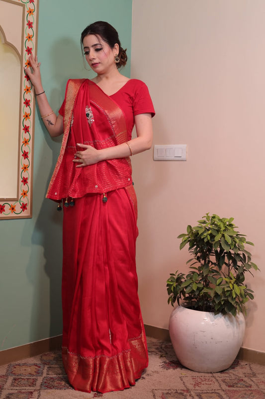 Elegant Rose Handloom Saree with Intricate Border Detailing
