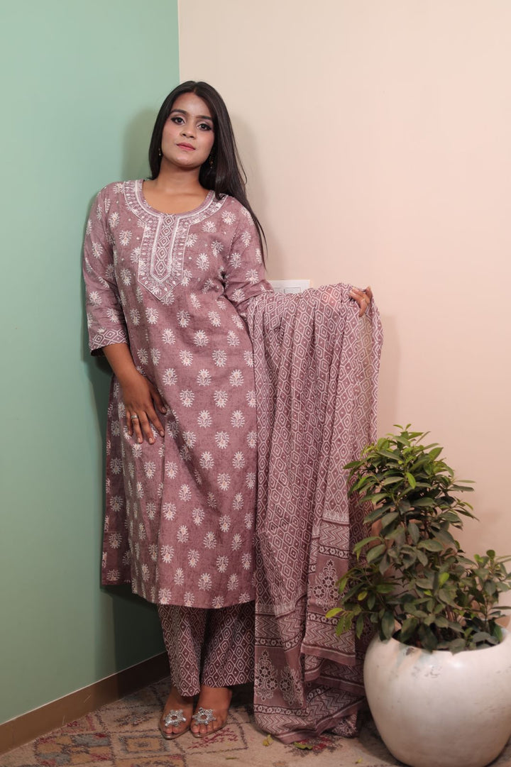 Elegant Shilo Cotton Kurti with Pant and Dupatta Set