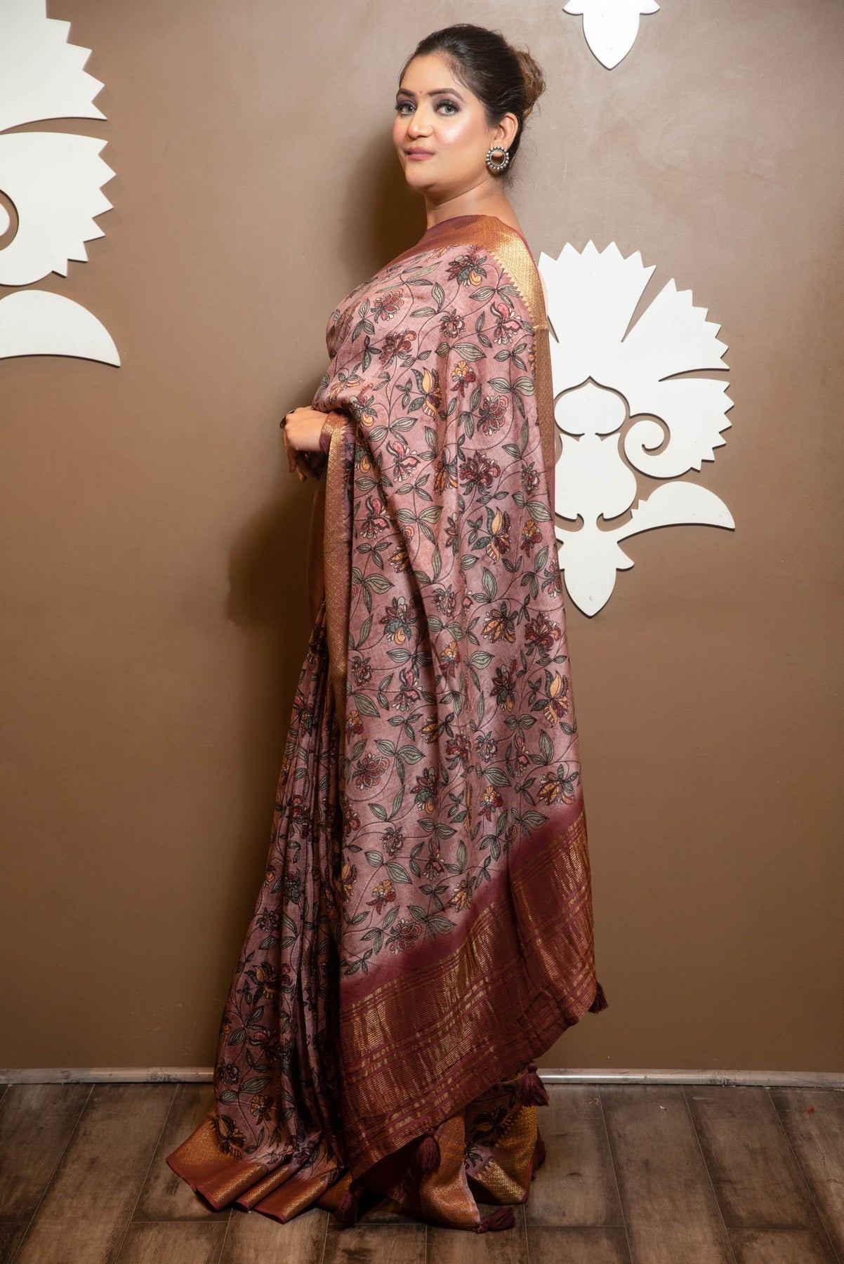trendy brown color printed saree