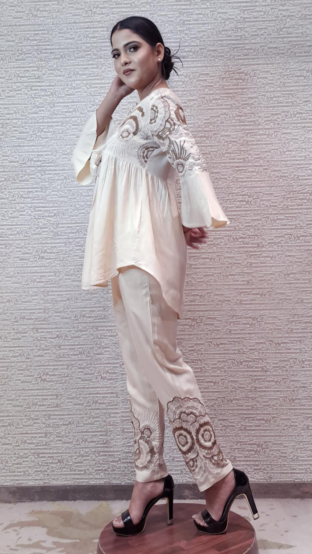 Asymmetric Ivory Co-Ord Set With Floral Applique Work
