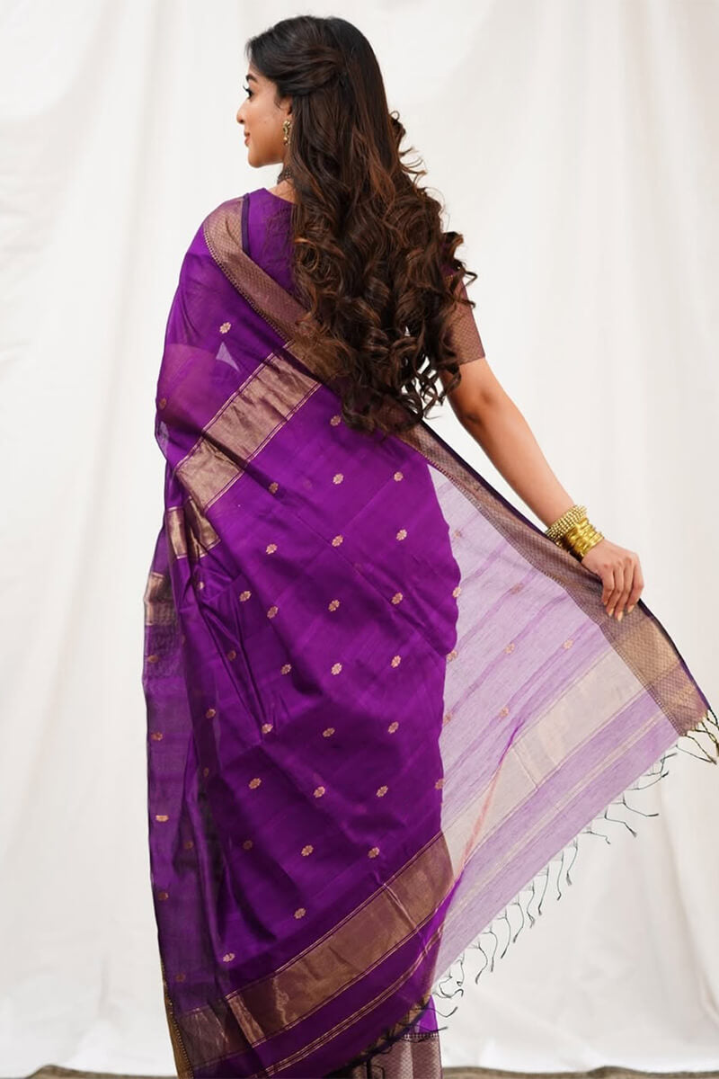 Flattering Magenta Cotton Silk Saree With Innovative Blouse Piece