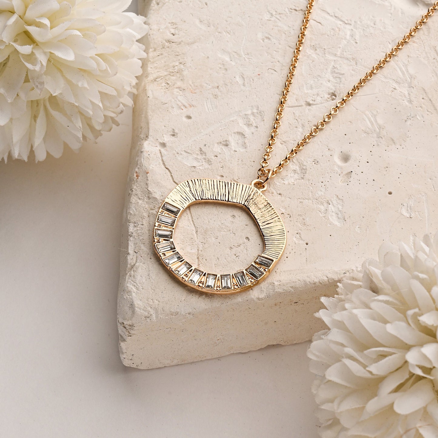 London Women's Textured Circle Long Pendant Set