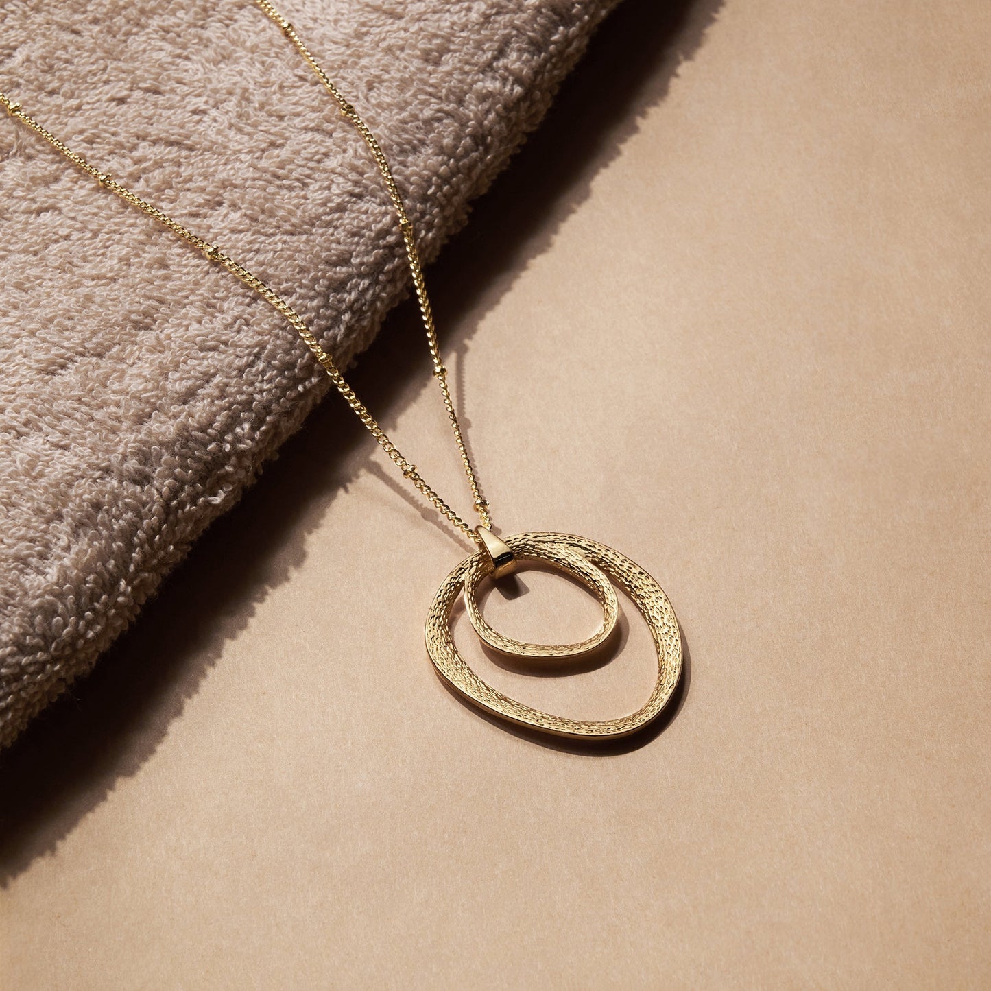 London Women's Gold Molten Circle Pendant Necklace