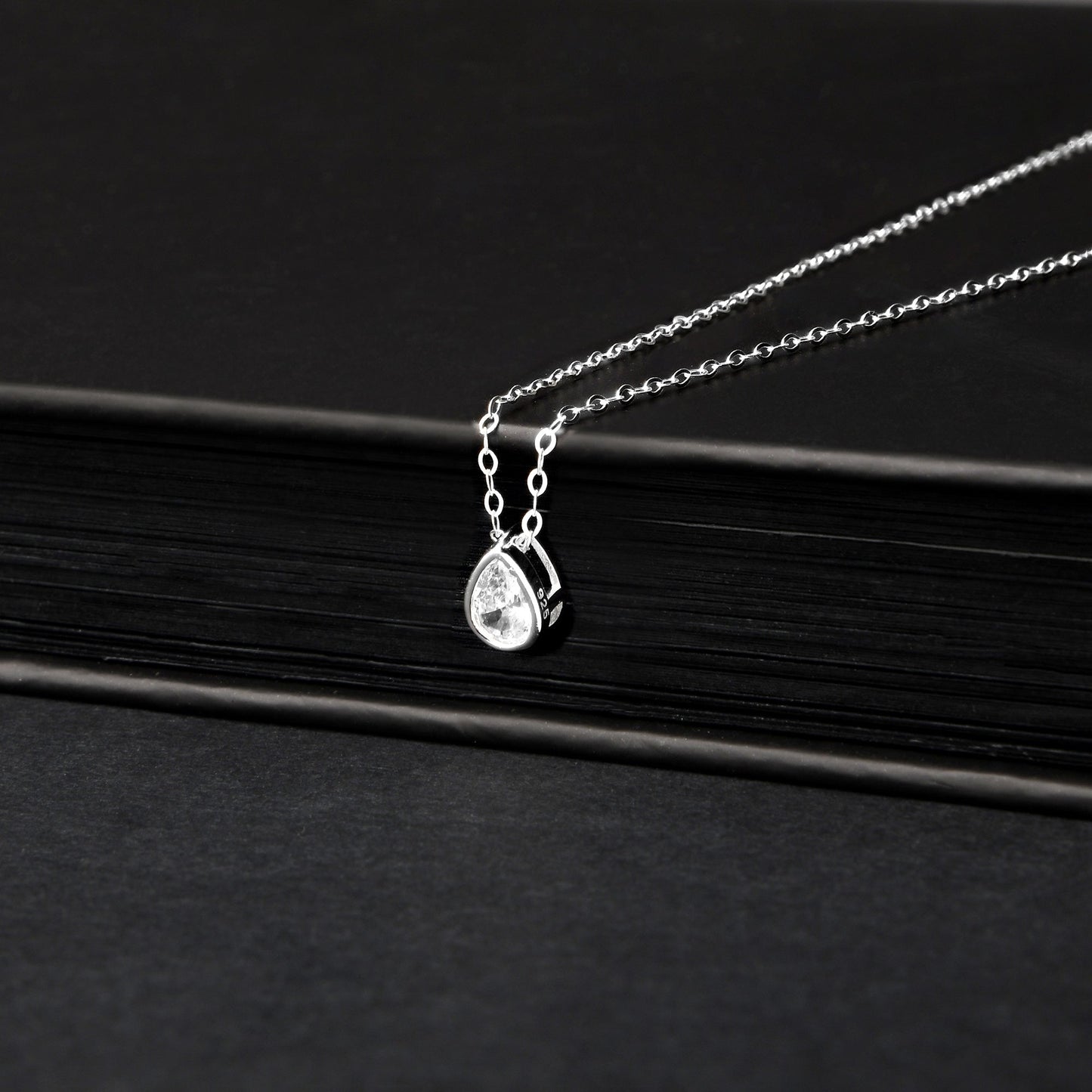 London Women's 925 Sterling Silver Hallmark Cubic Zirconia Sparkle Small Tear Necklace