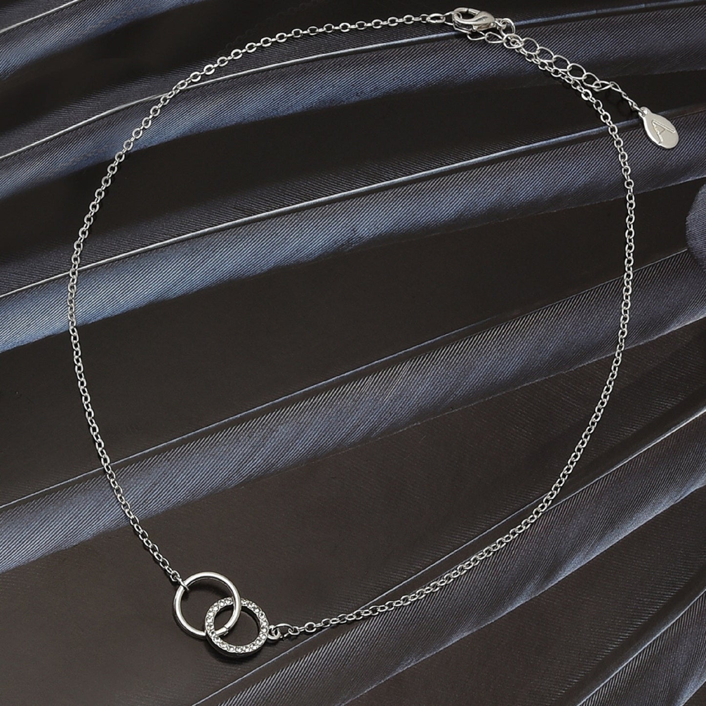 London Women's Silver Linked Circles Necklace