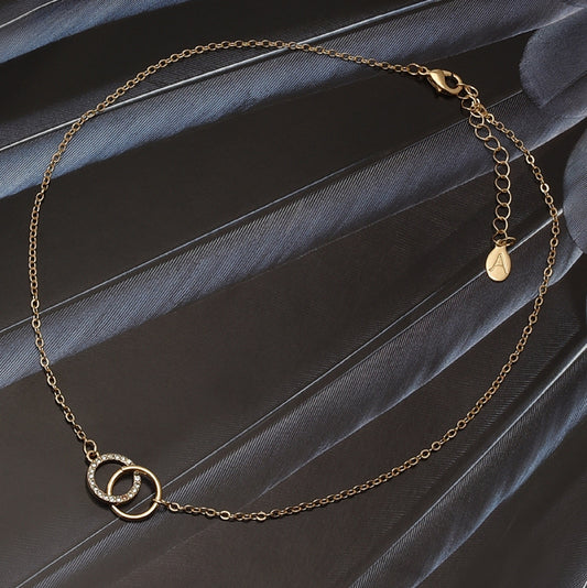 London Women's Gold Linked Circles Necklace