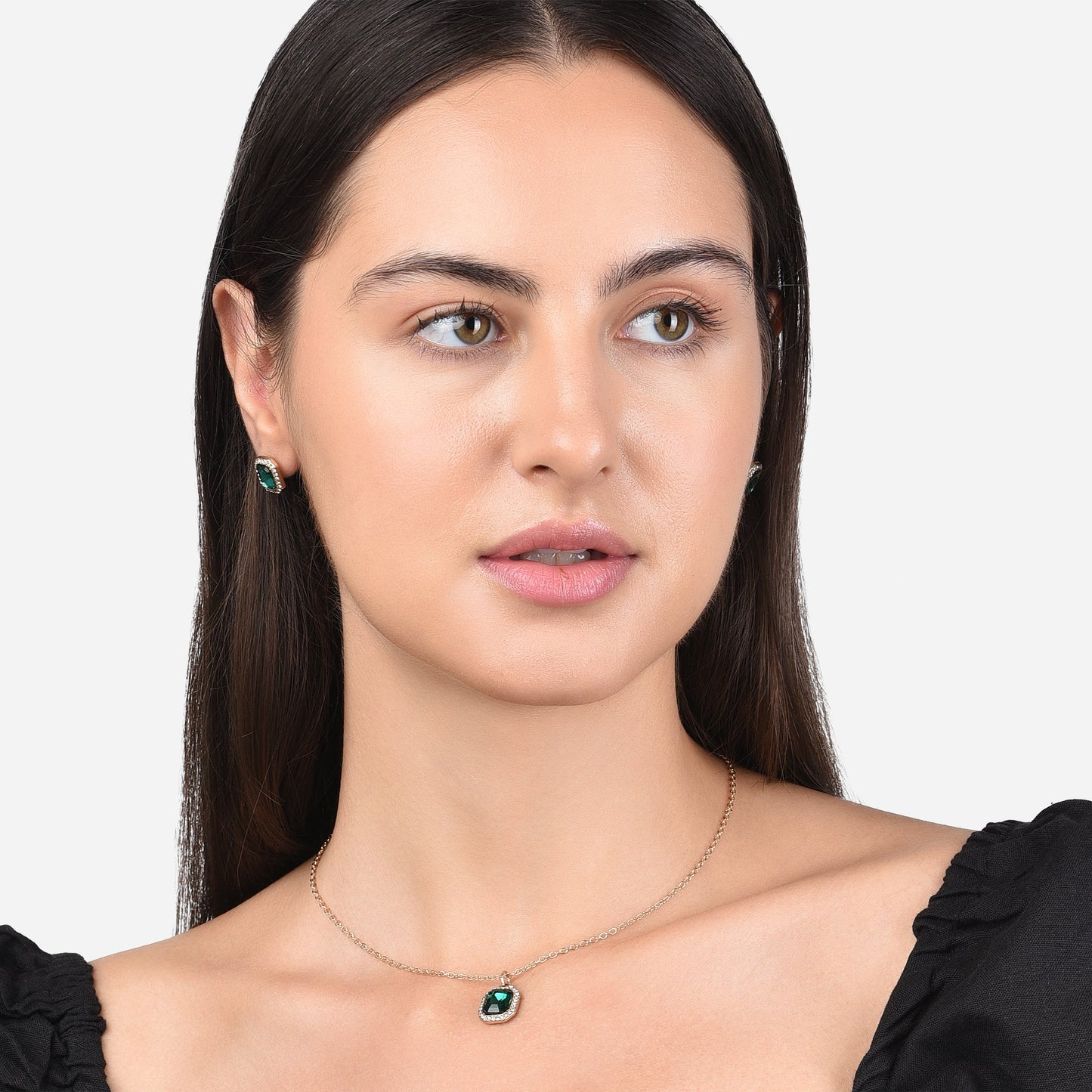 London Women'S Gold & Green Emerald Pendant And Earring Set