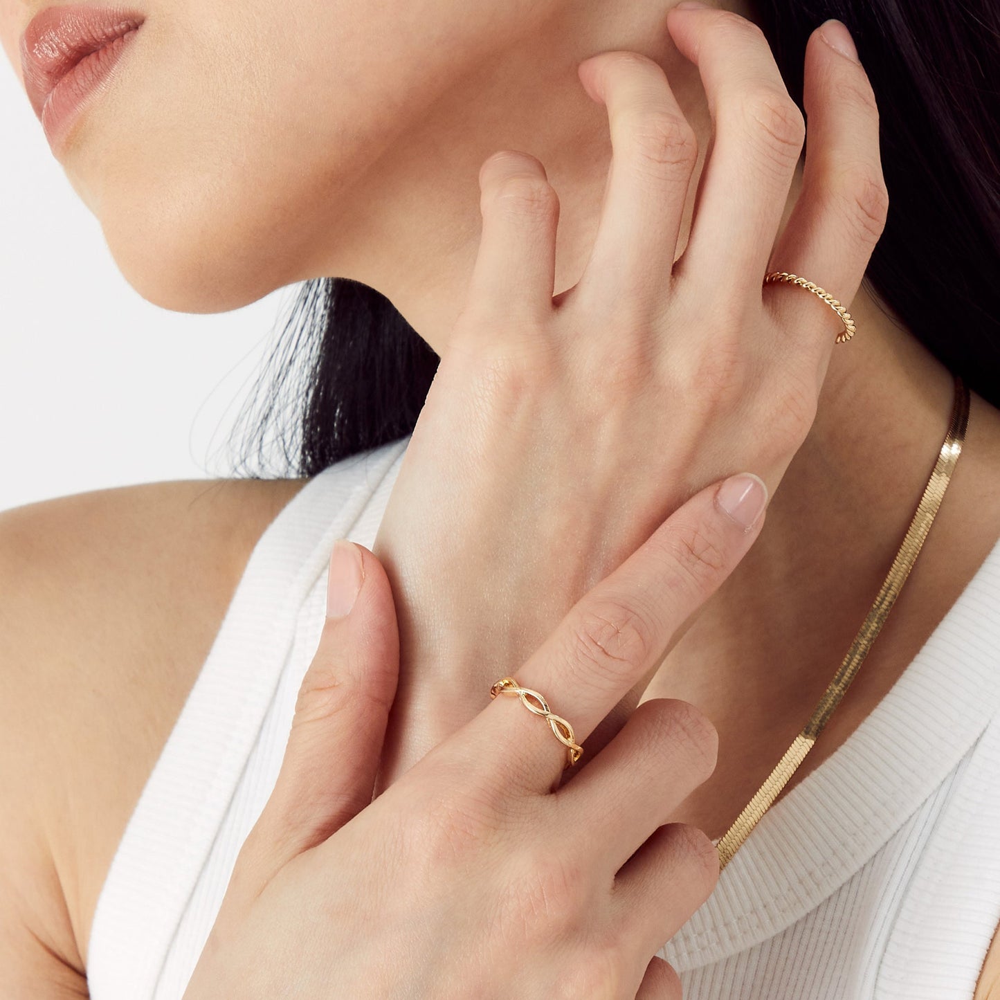 London Women'S Gold Set Of 2 Textured Skinny Ring Pack- Medium