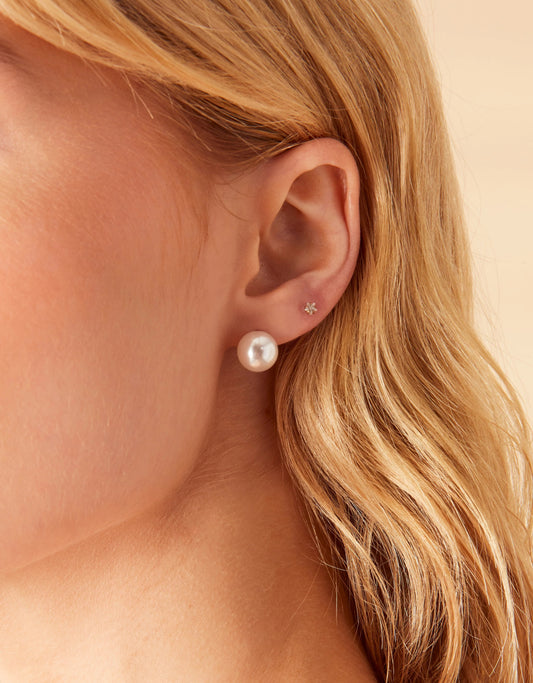 London Women's pearl Oversized pearl studs Earring