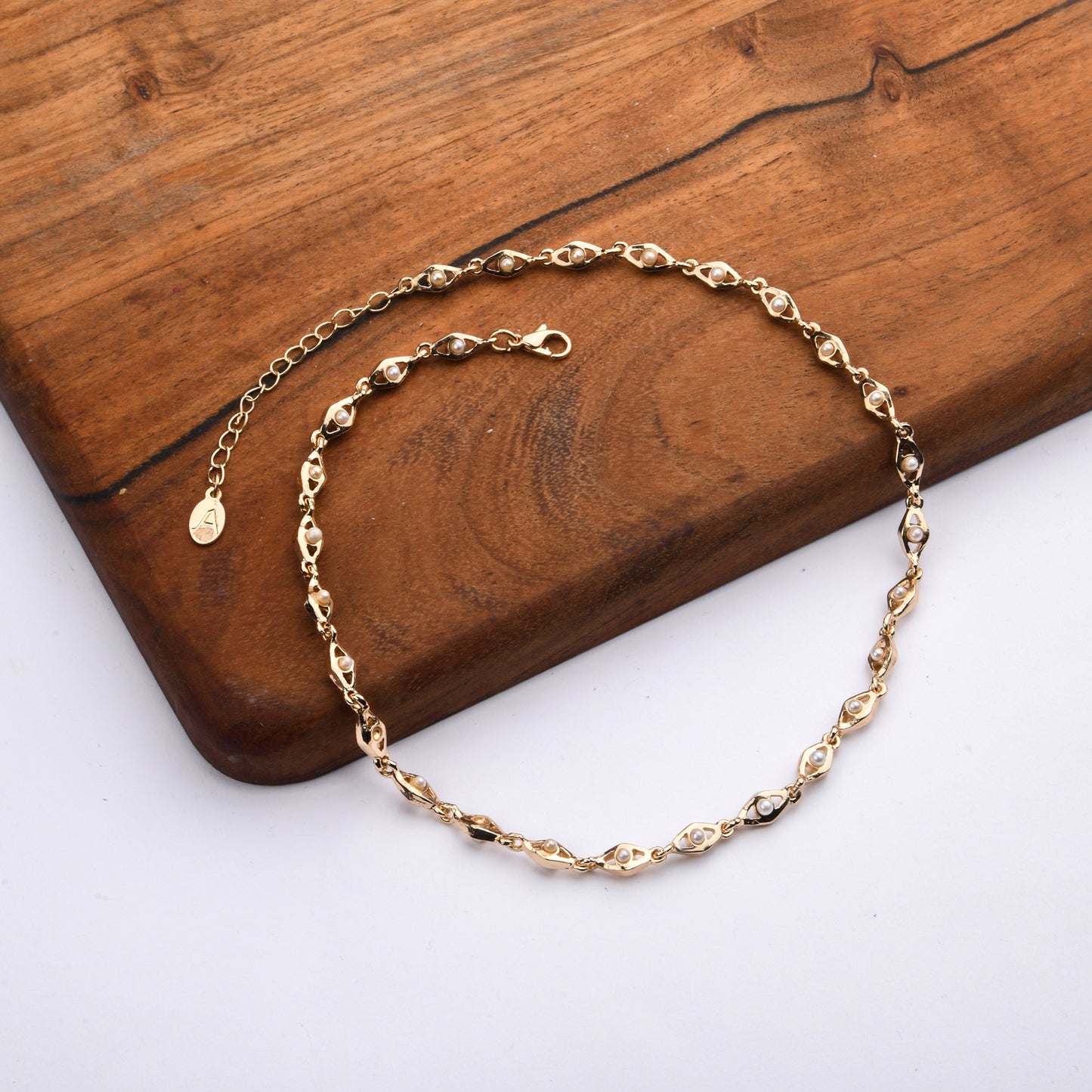London Women's Pearl Detail Chain Necklace