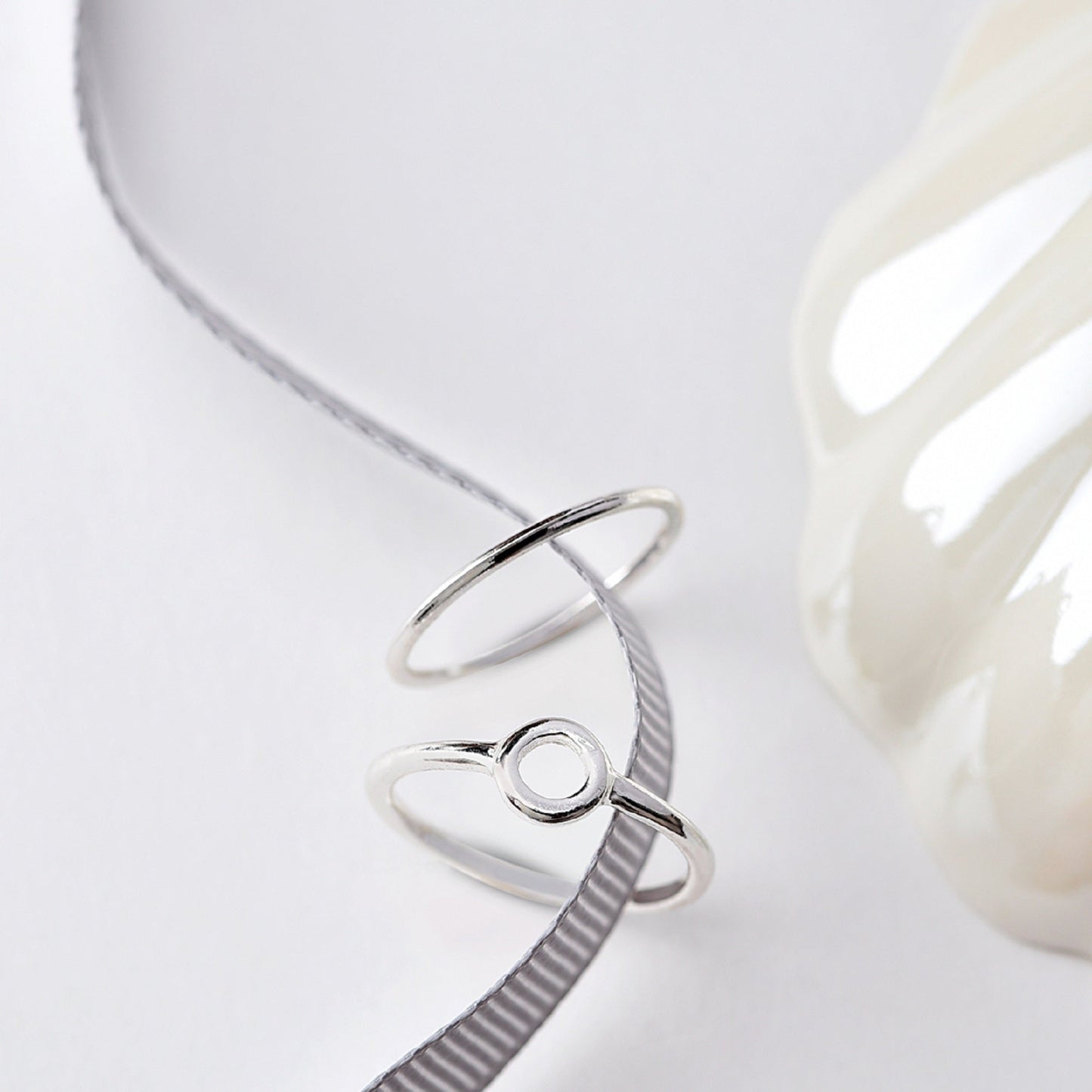 London Women's Set Of 2 Cut Out Circle Stacking Rings Medium