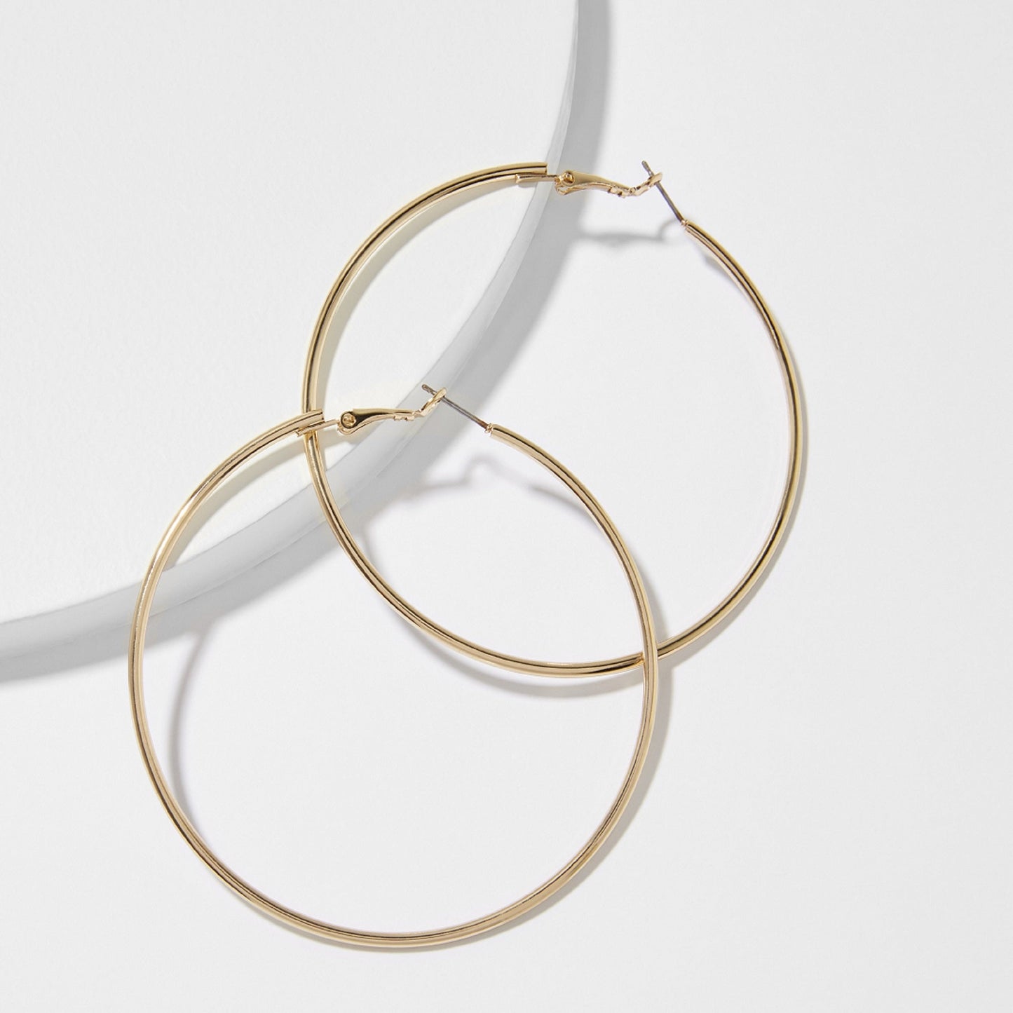 London Women's old Medium Simple Hoop Earring