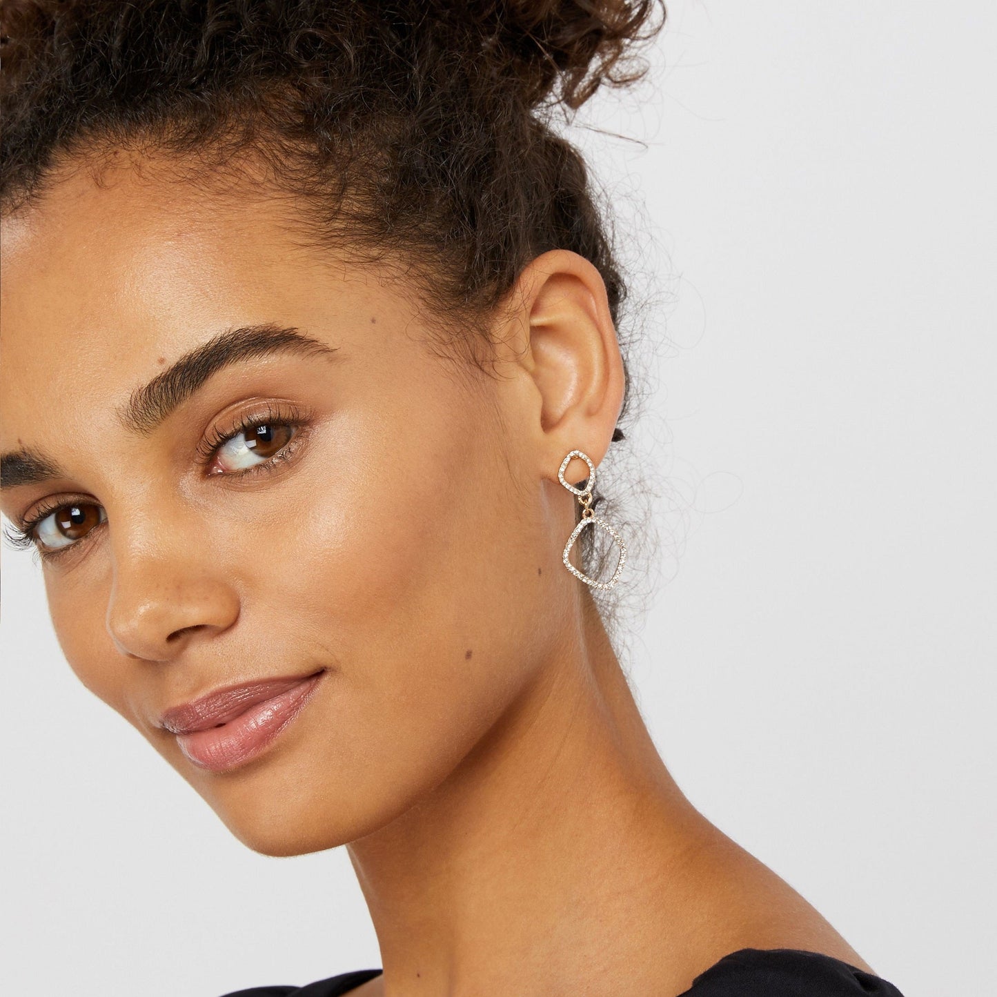 London Women'S Gold Pave Organic Oval Short Drops Earring