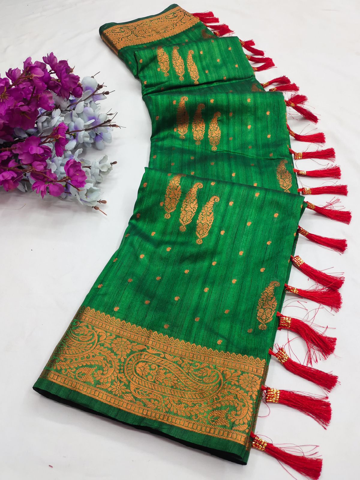 Ethnic Green Soft Banarasi Silk Saree With Incomparable Blouse Piece