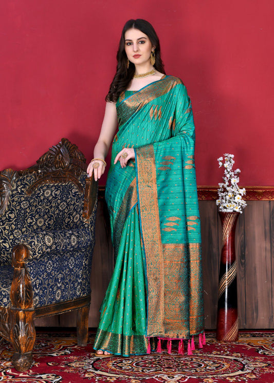 Arresting Rama Soft Banarasi Silk Saree With Incomparable Blouse Piece