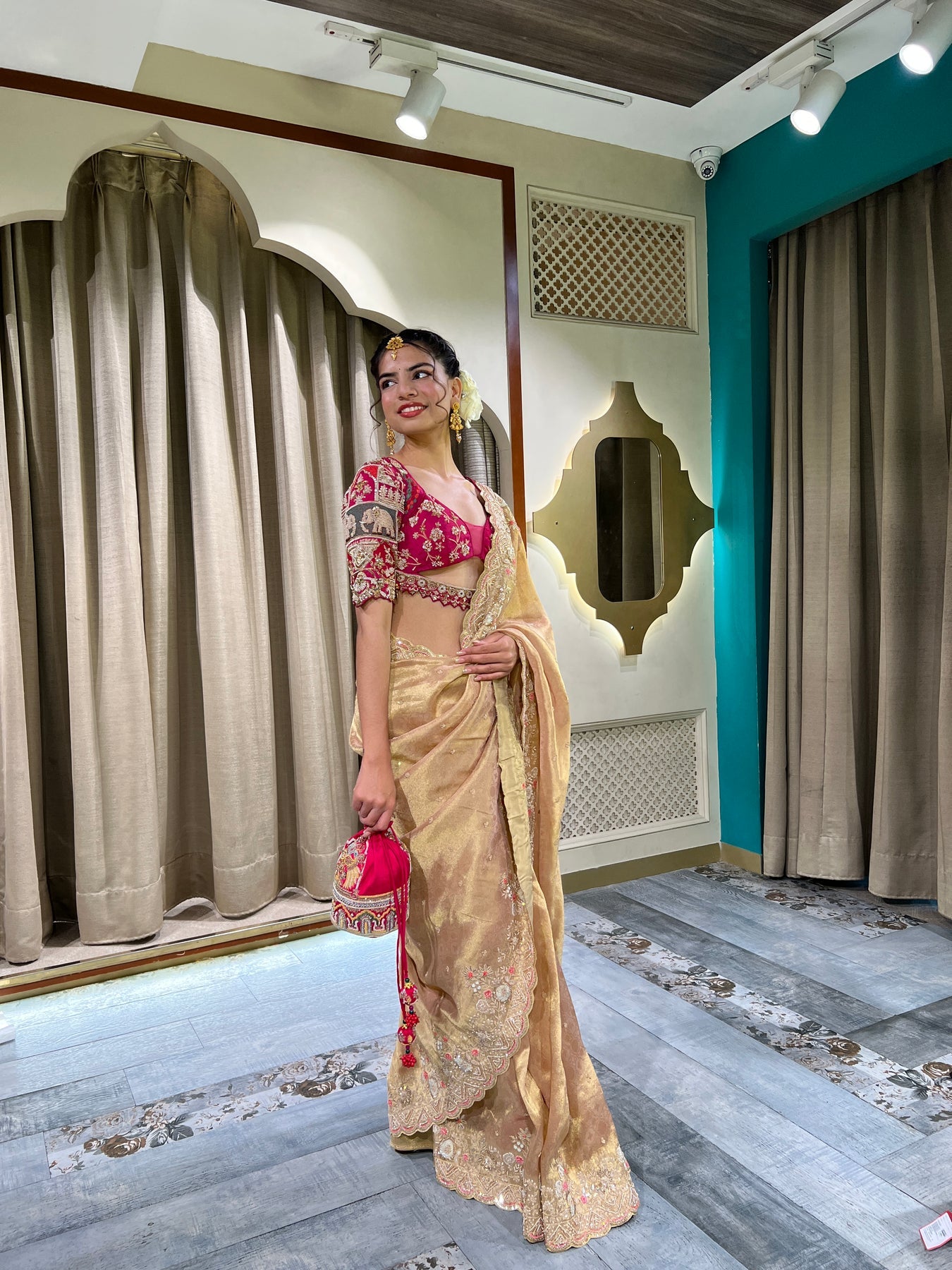 Beautiful Floral Motif Saree