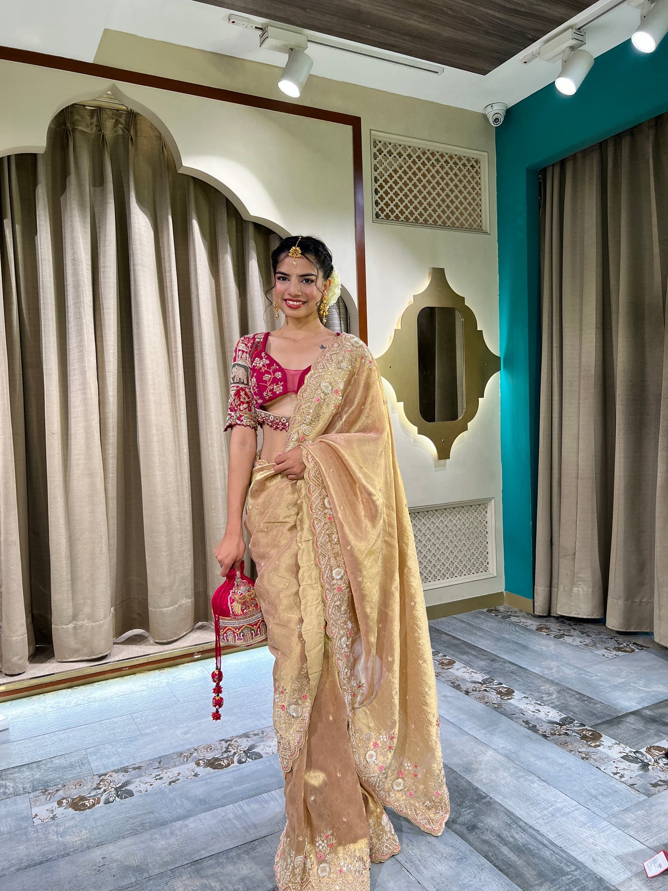 Beautiful Floral Motif Saree