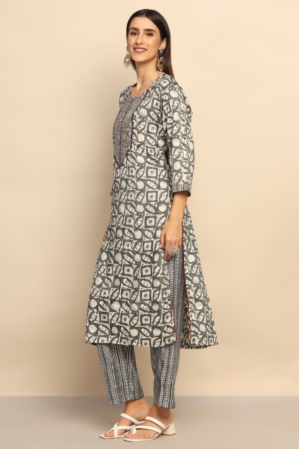 Elegant Black & White Cotton Blend Suit with Thread Work Mirror