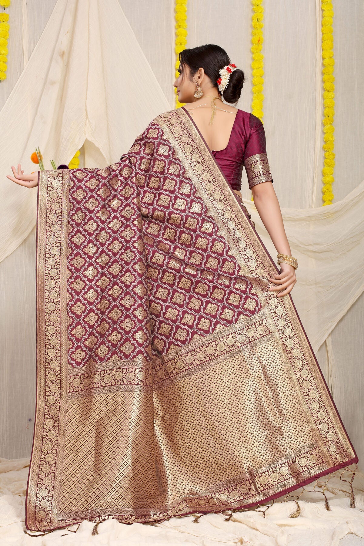 Magnetic Wine Kanjivaram Silk With Dissemble Blouse Piece