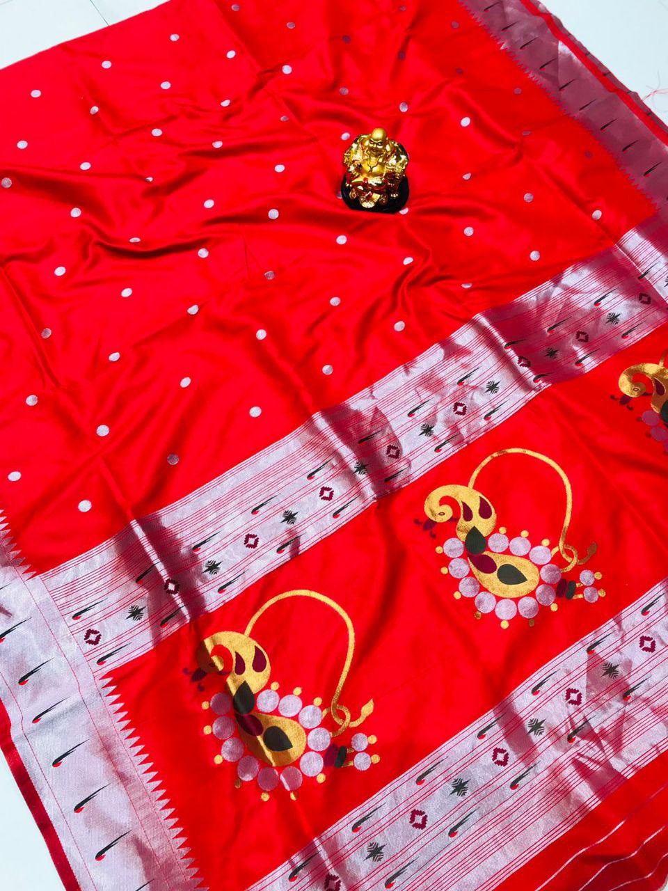 Beauteous Red Paithani Silk Saree With Angelic Blouse Piece