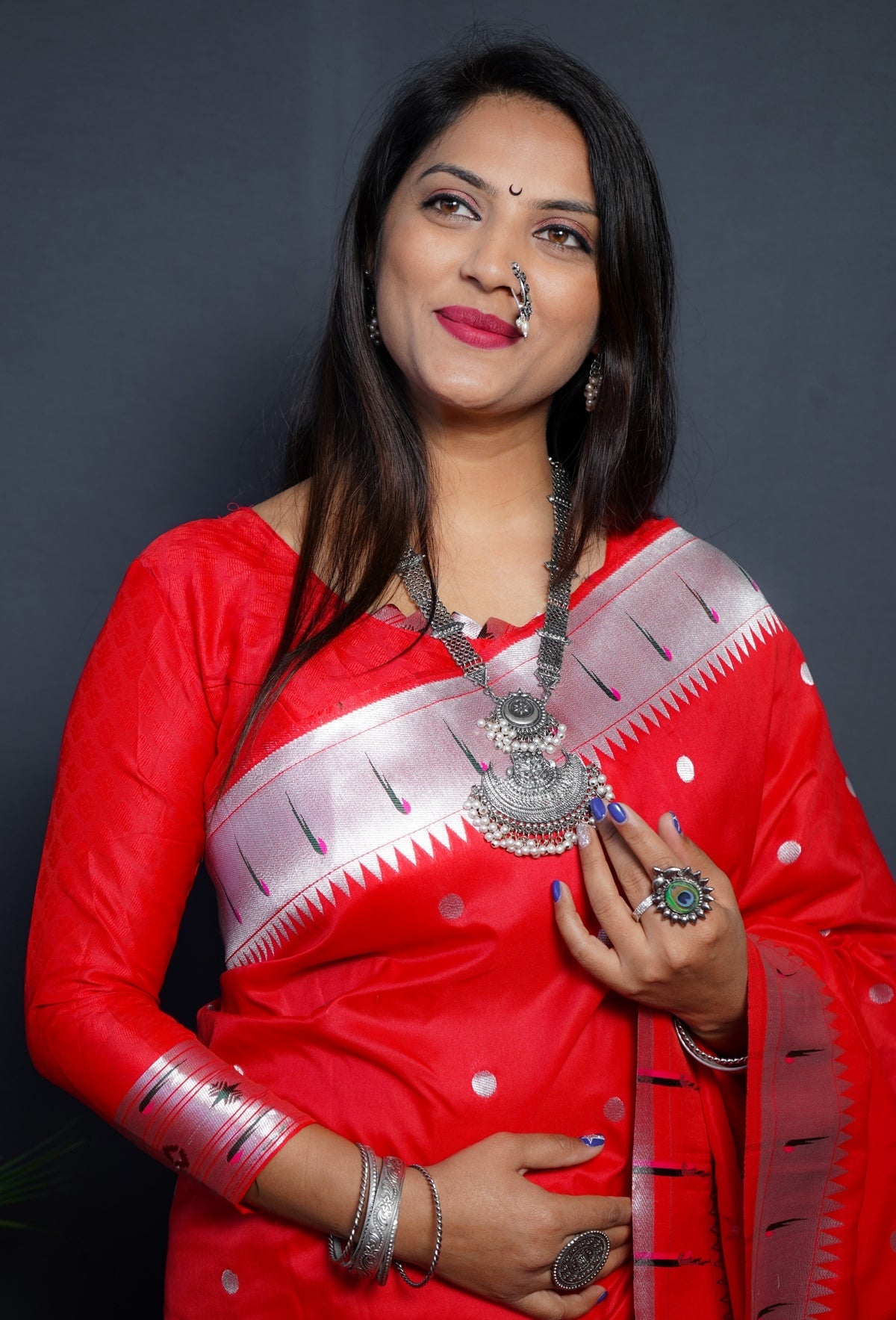 Beauteous Red Paithani Silk Saree With Angelic Blouse Piece