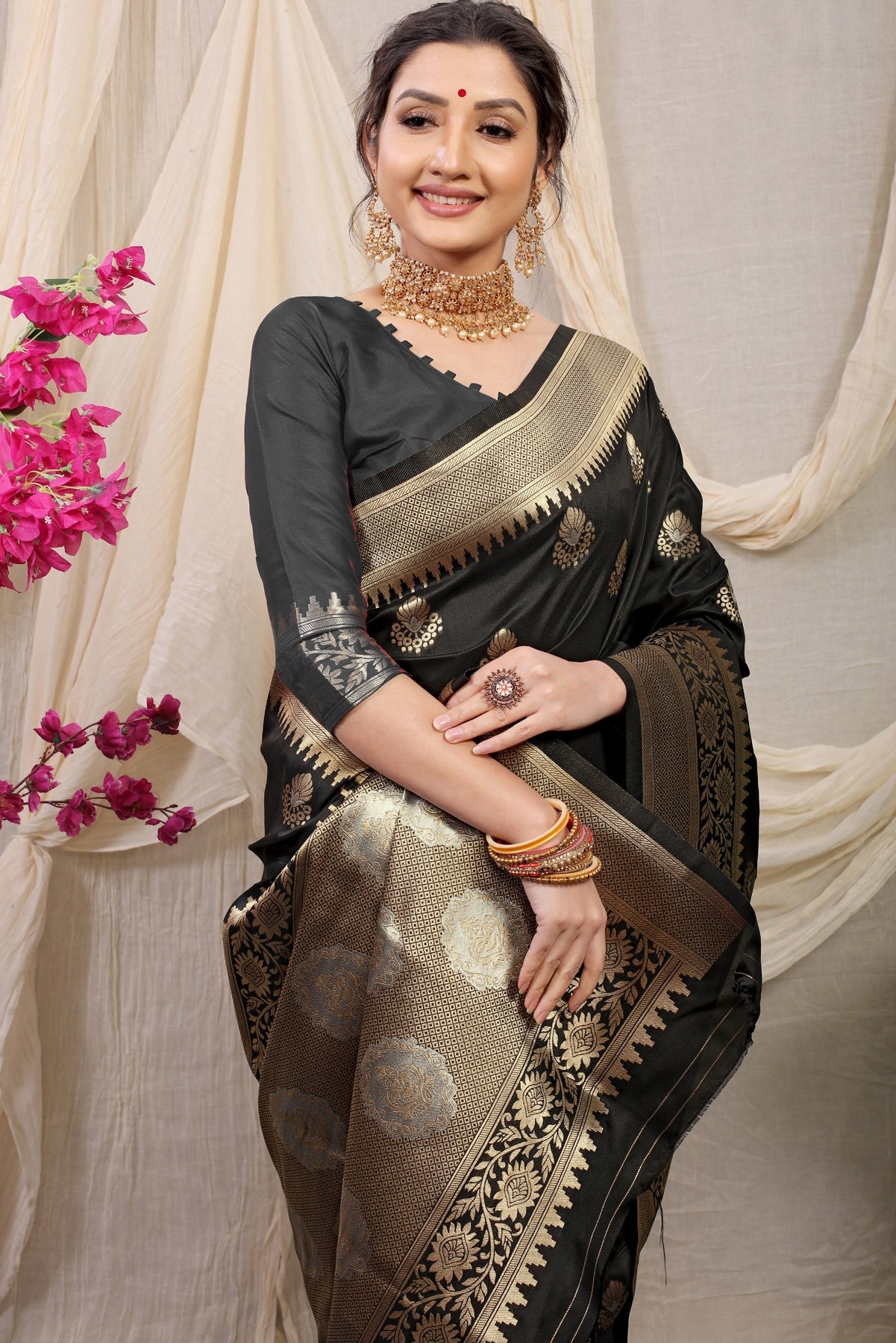 Delectable Black Kanjivaram Silk With Effervescent Blouse Piece