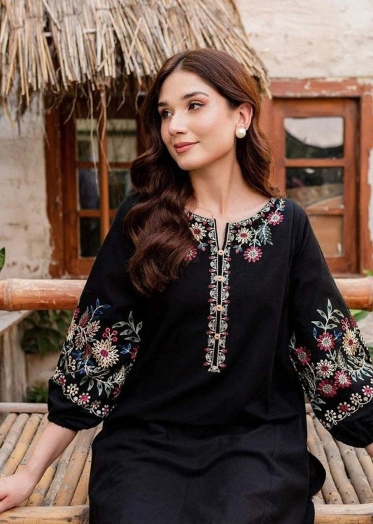 Women Embroidered Wool Straight Kurta