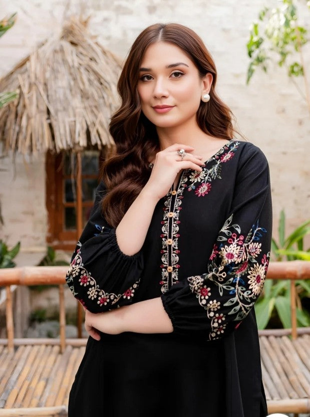 Women Embroidered Wool Straight Kurta
